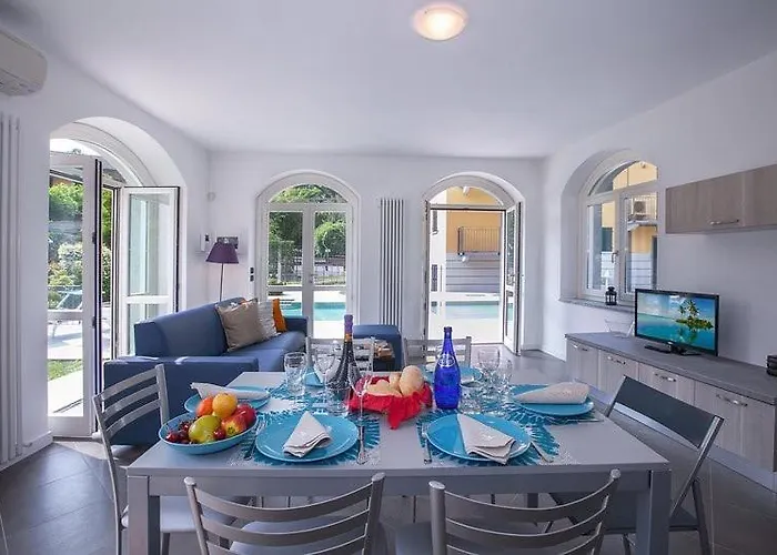 Uno Pool Side Дом отдыха *